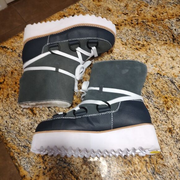 JEFFREY CAMPBELL Platform Suede Winter Snow Boots Gray Lace Up Women's Sz 6.5 - Picture 7 of 13